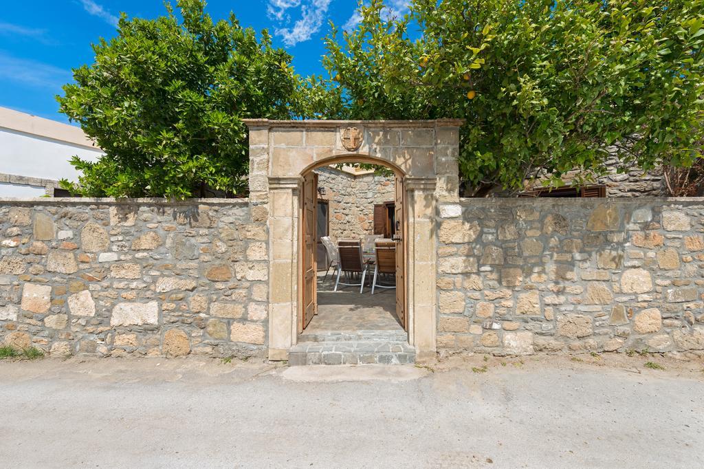 Villa Claudia In Lardos Extérieur photo